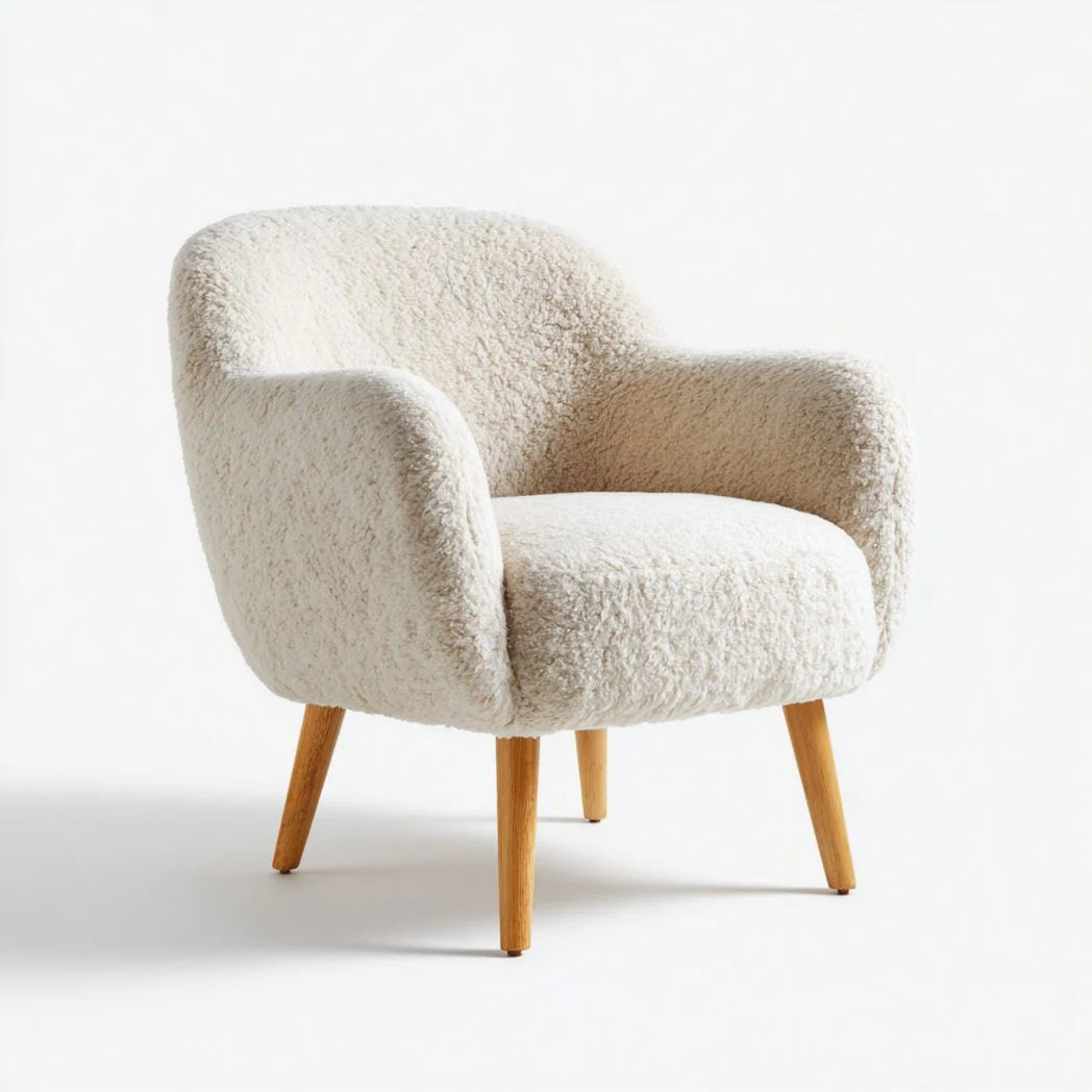 Fauteuil en cuir d'agneau ivoire avec accoudoirs et pieds en bois