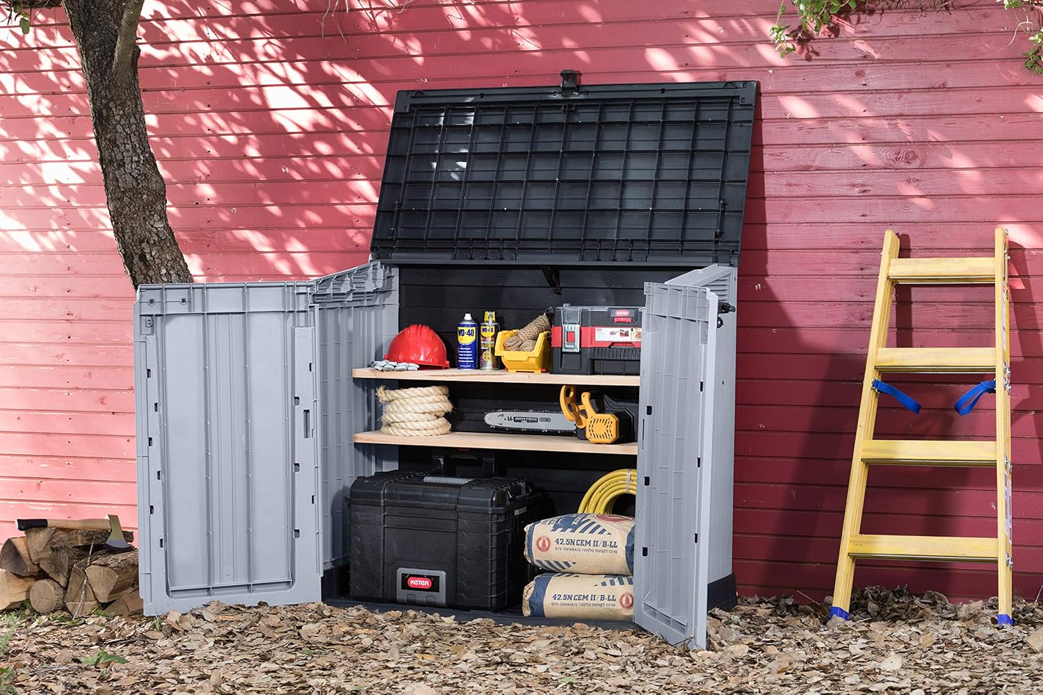 Keter 249317 Store it Out Nova Abri de jardin extérieur 132 x 71,5 x 113,5 cm, gris clair avec couvercle gris foncé