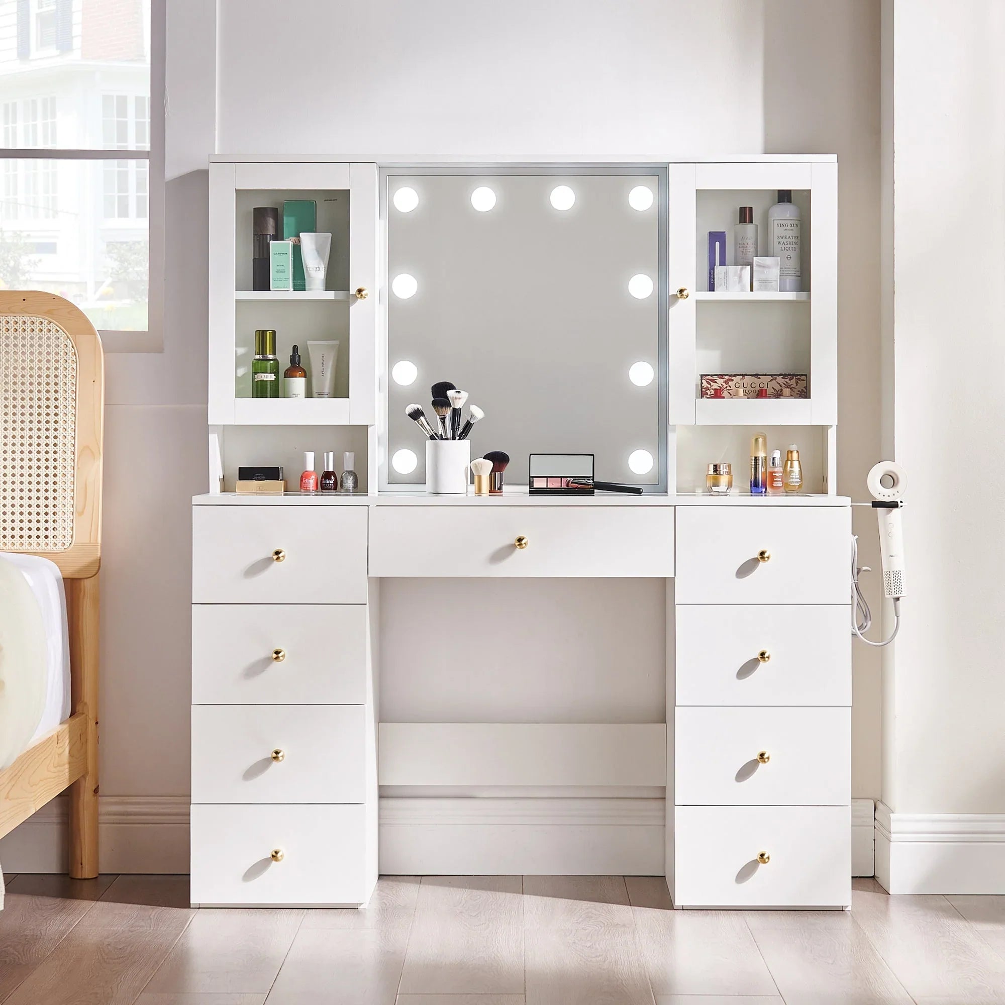 Coiffeuse en verre 47 pouces avec miroir, éclairage, rangement et prise (Blanc)