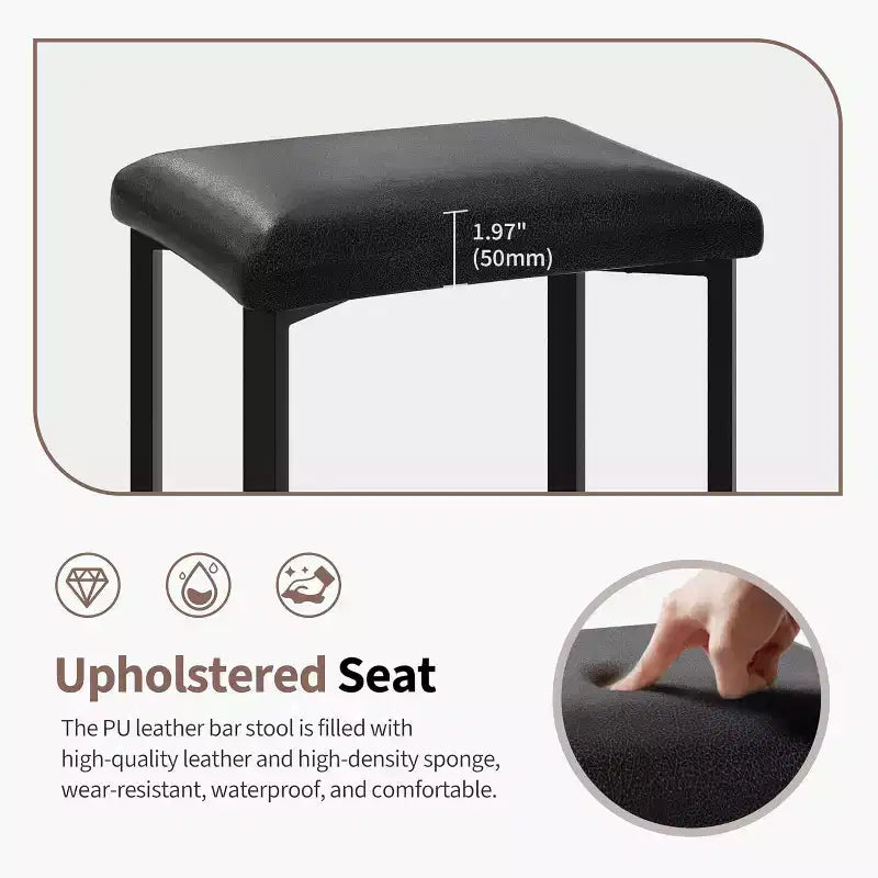 Lot de 2 tabourets de bar de 61 cm, sièges en cuir synthétique avec rembourrage épais et repose-pieds, cadre en métal moderne avec pieds réglables pour îlot de cuisine, comptoir de bar