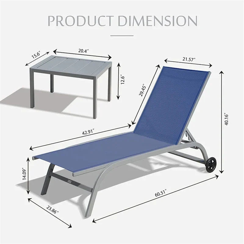 Deux chaises longues d'extérieur avec 1 table