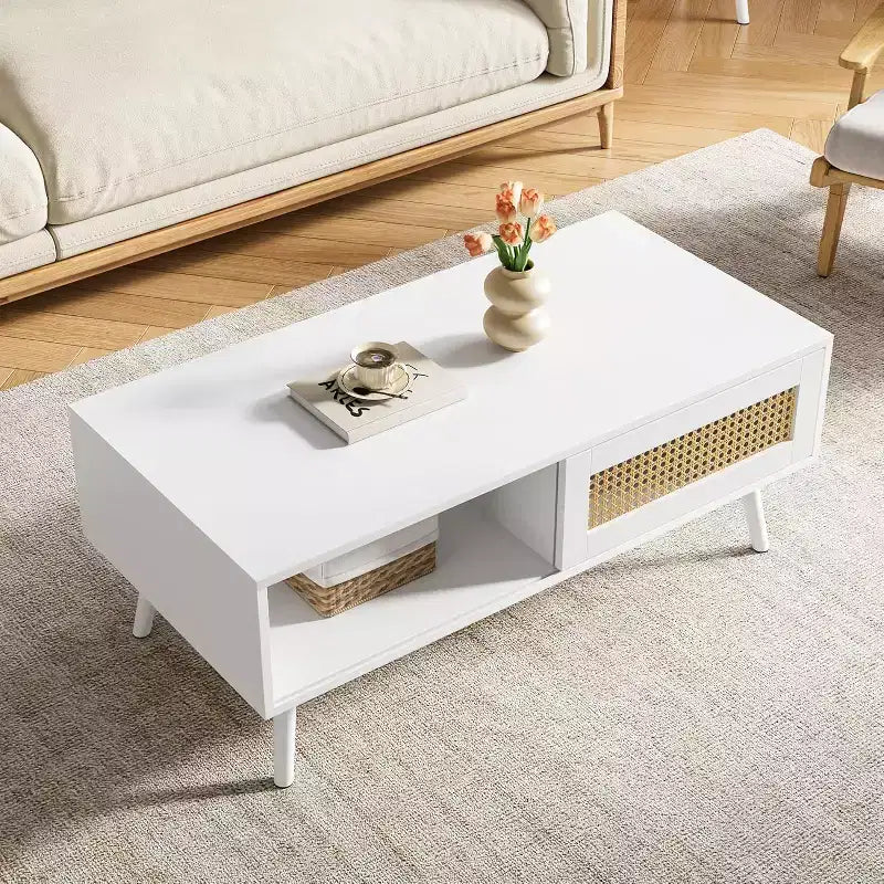 39.4 Table basse bohème en rotin, table de salon moderne en bois avec porte coulissante et étagère de rangement ouverte, patins antidérapants